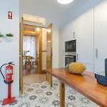 Дом отдыха Canto Do Atlantico - Centre With Air Conditioning, Private Garage And Outdoor Patio