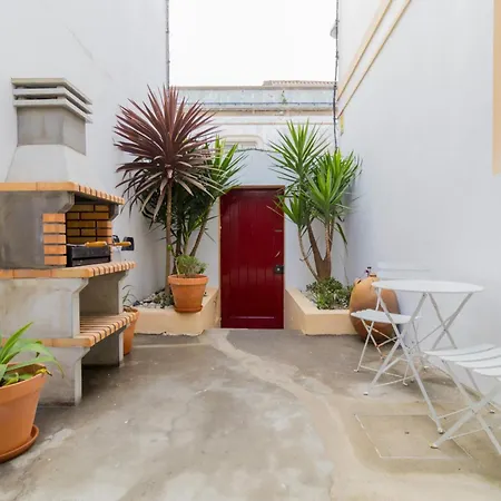 Canto Do Atlantico - Centre With Air Conditioning, Private Garage And Outdoor Patio بيت للعطل