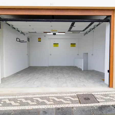 Canto Do Atlantico - Centre With Air Conditioning, Private Garage And Outdoor Patio بيت للعطل *