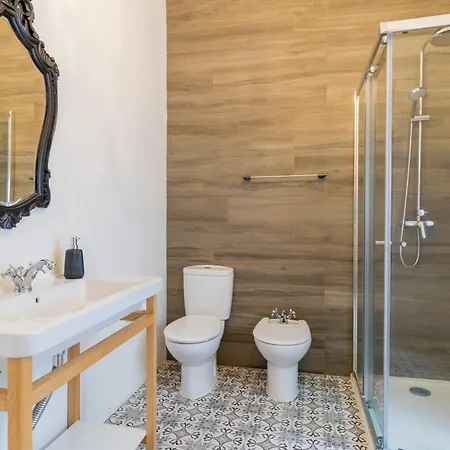 Canto Do Atlantico - Centre With Air Conditioning, Private Garage And Outdoor Patio بيت للعطل